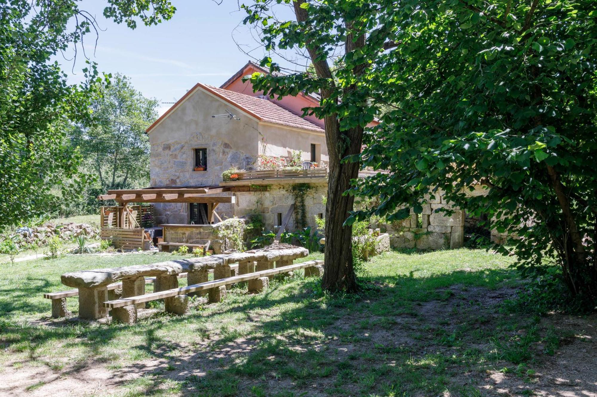 Hermoso Molino Restaurado A Pie Del Rio En Vigo Eksteriør billede