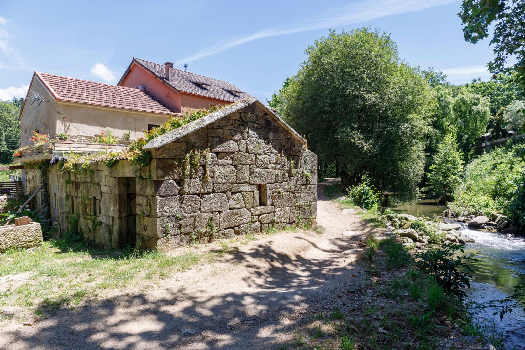 Hermoso Molino Restaurado A Pie Del Rio En Vigo Eksteriør billede
